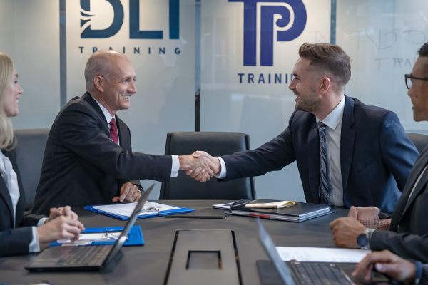 online business management bachelor allowing to get competencies for business jobs